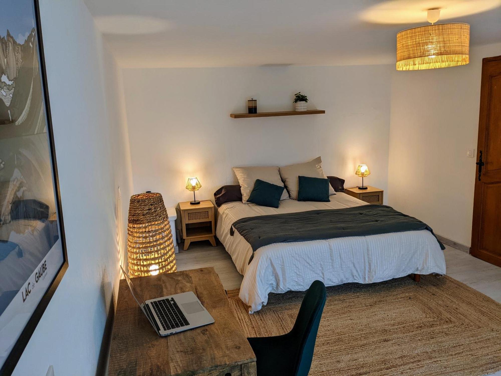 La Bigourdane Grand Gite Confortable & Spa Campan Luaran gambar