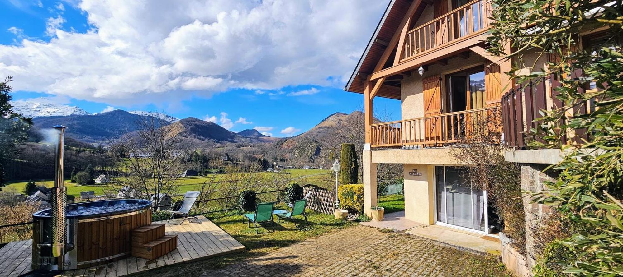 La Bigourdane Grand Gite Confortable & Spa Campan Luaran gambar